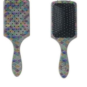 TREASURED WATERS MERMAID WET BRUSH PADDLE BRUSH DETANGLER